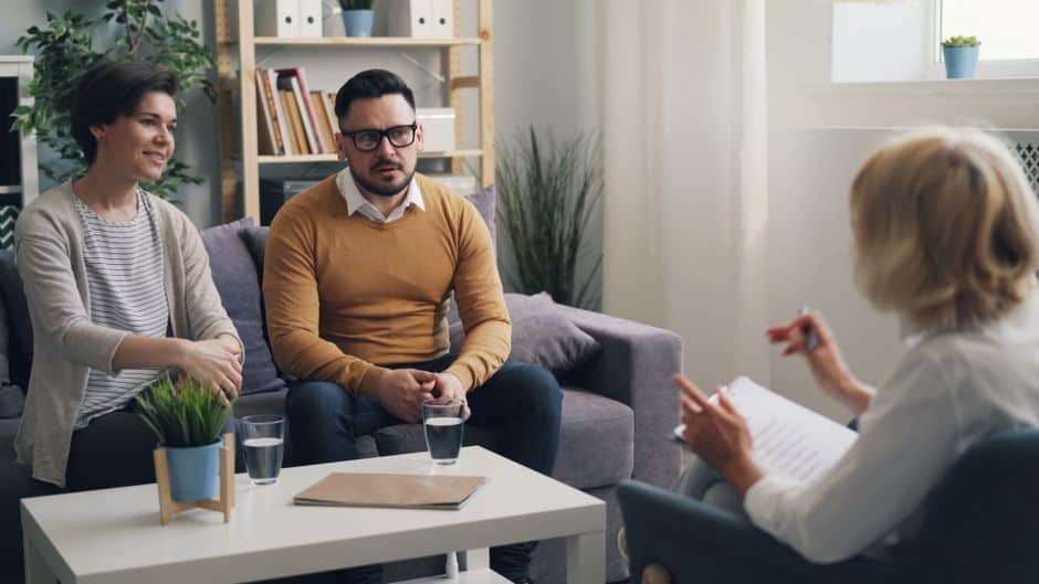 therapist facilitating productive conversation between partners